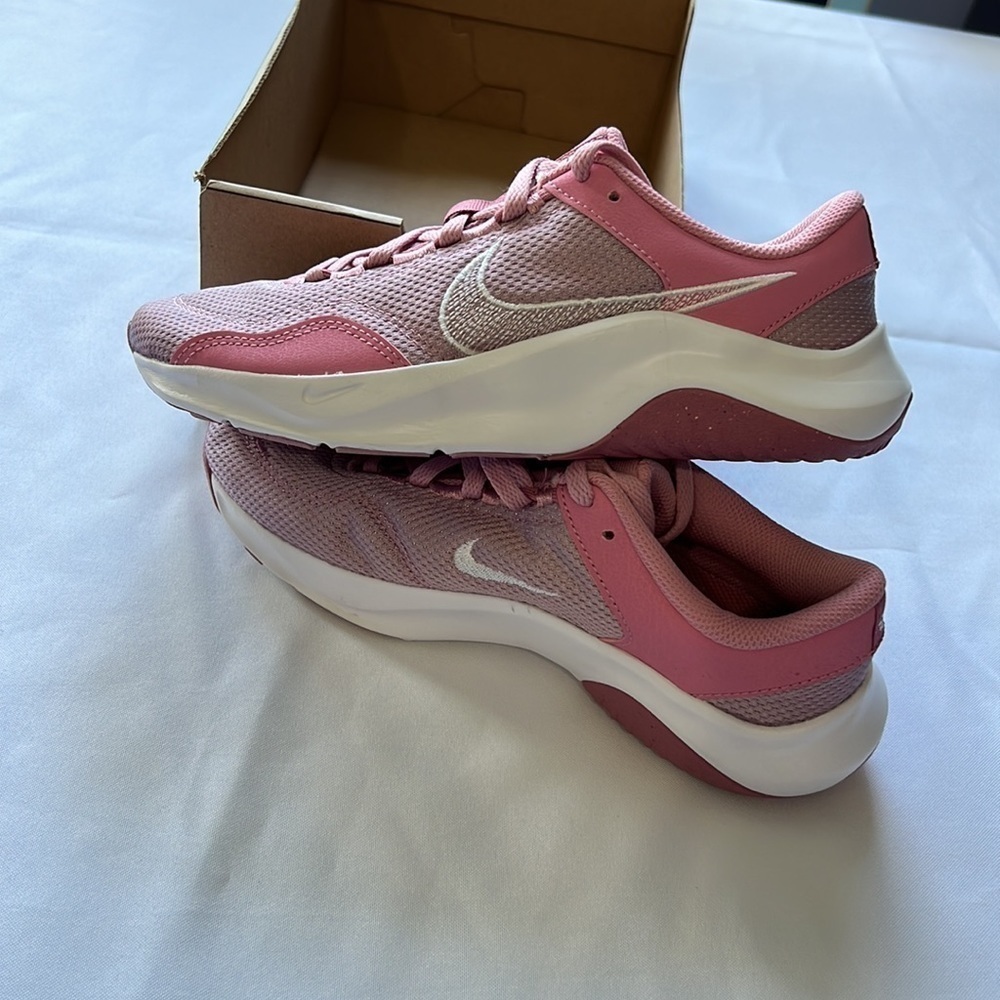W NIKE LEGEND ESSENTIAL 3 NN - Picture 5 of 8